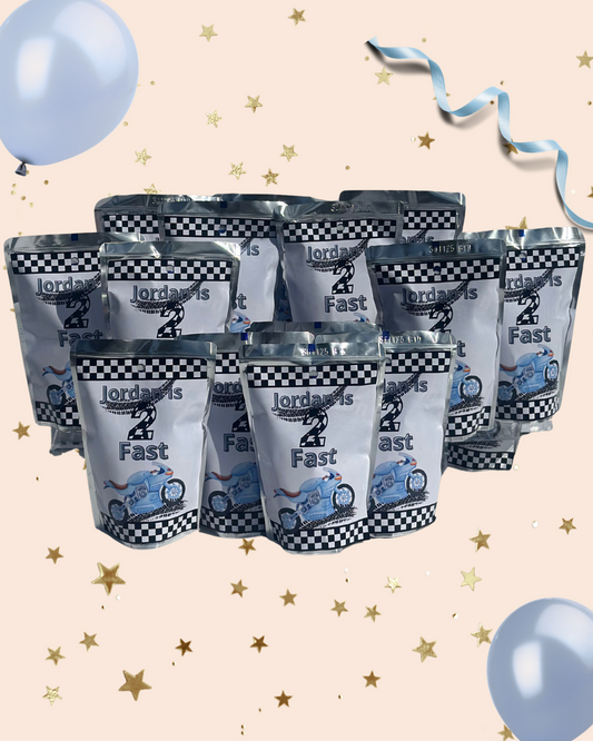 Motorcross Traktatieset – Gepersonaliseerde Chipszakjes, Knijpfruit & Snoepzakjes – Feestelijke Traktatie voor Kinderfeestje met Naam & Leeftijd